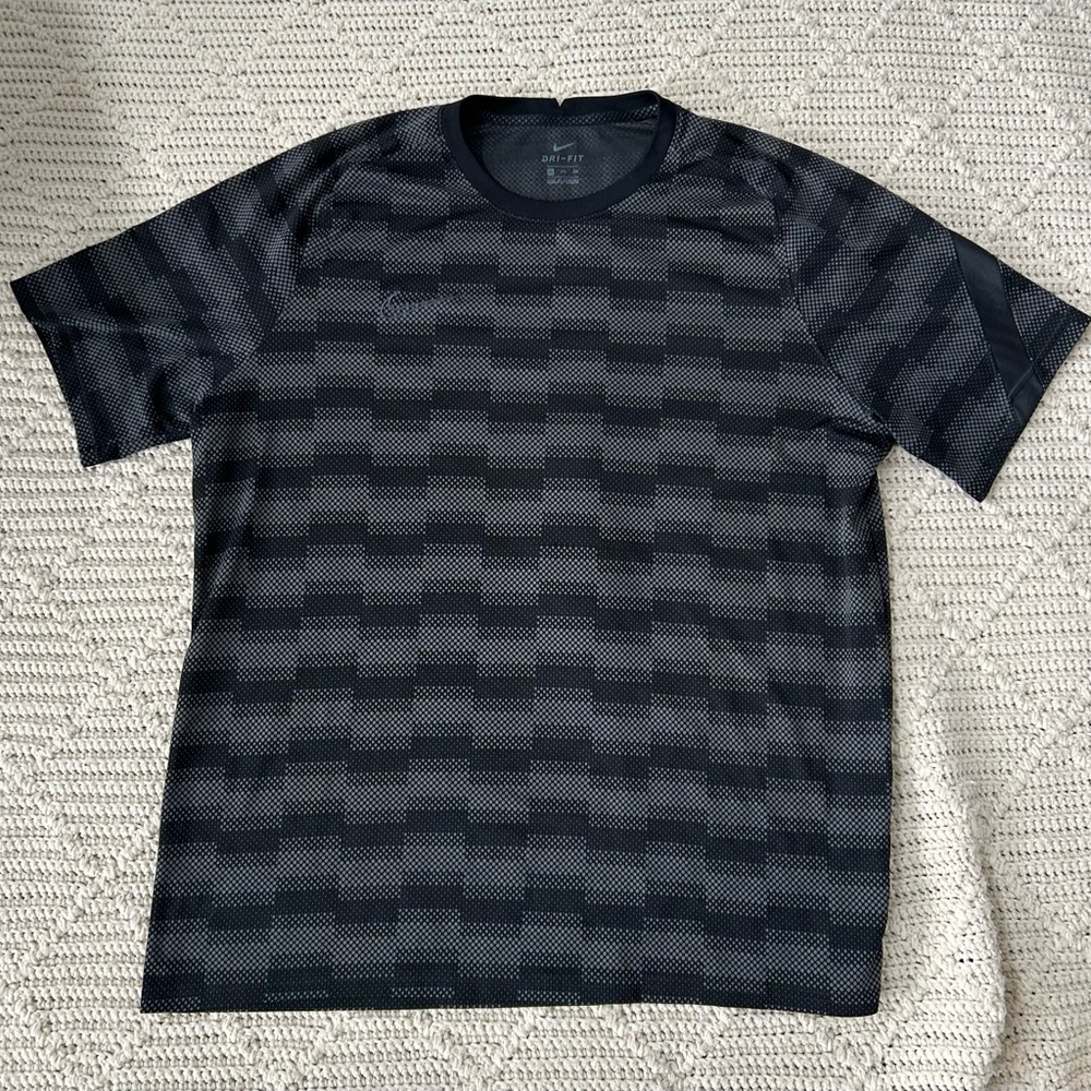 Nike Men's Black and Gray Checkered Tee